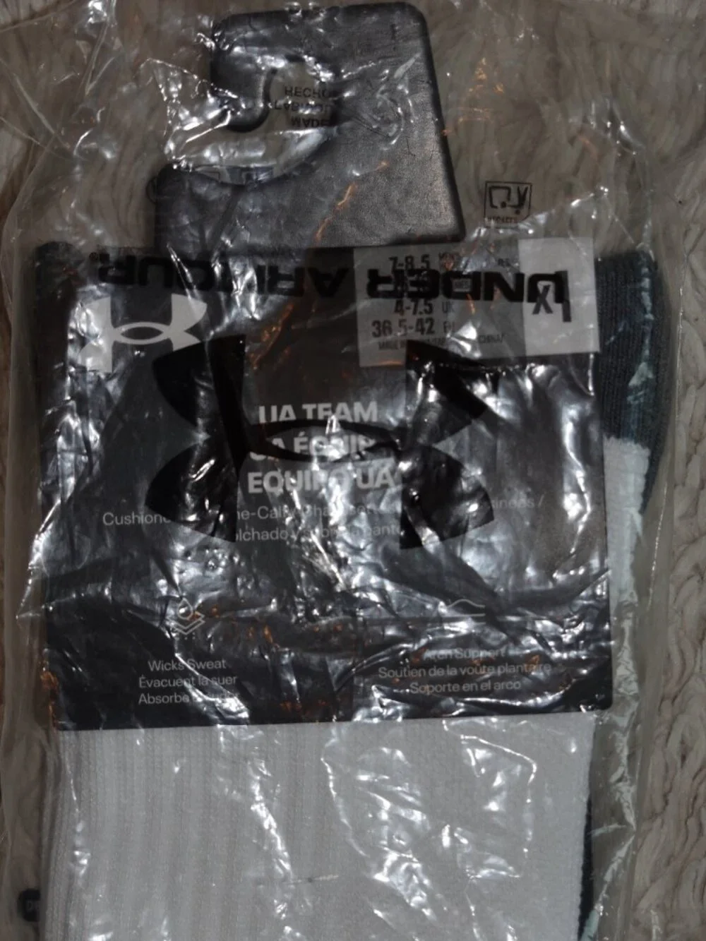 Unisex Size Medium Under Armour Team Over The Calf Socks, White, NWT